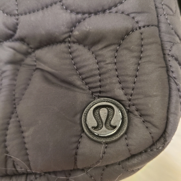 Lululemon crossbody bag - Picture 3 of 12